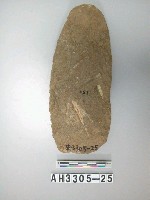 藏品(中型舌刃打製石斧)的圖片